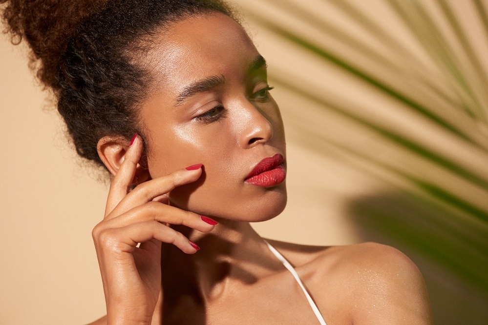 Leichtes Make-up und Hautpflege für heisse Sommertage