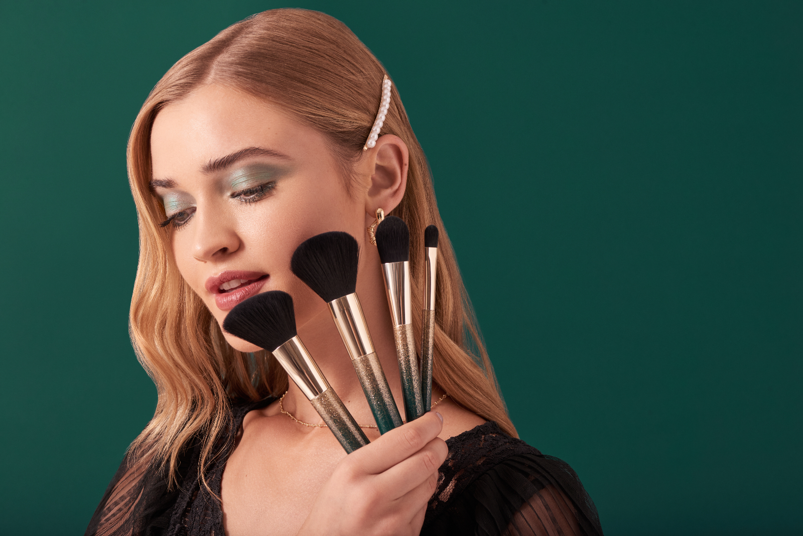 How to clean makeup brushes