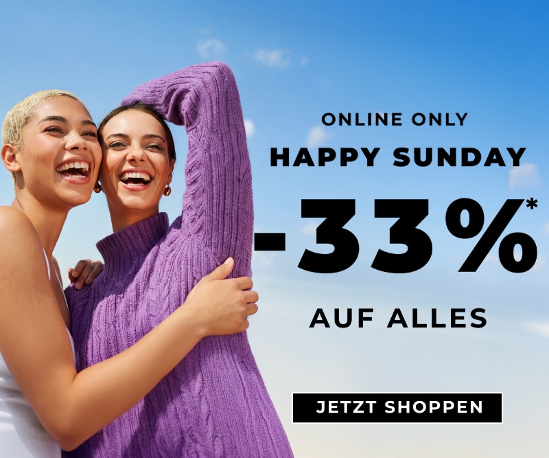 WK1126-1503-1603-HappyHour-DE-800X667.png Online‑only Aktion: Happy Sunday mit 33% Rabatt auf alles, Mode‑Banner mit zwei Personen und Call‑to‑Action Jetzt shoppen.