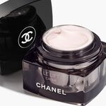 50 ML CHANEL LE LIFT CRÈME Crème pour le visage 2 of 6 Crème pour le visage