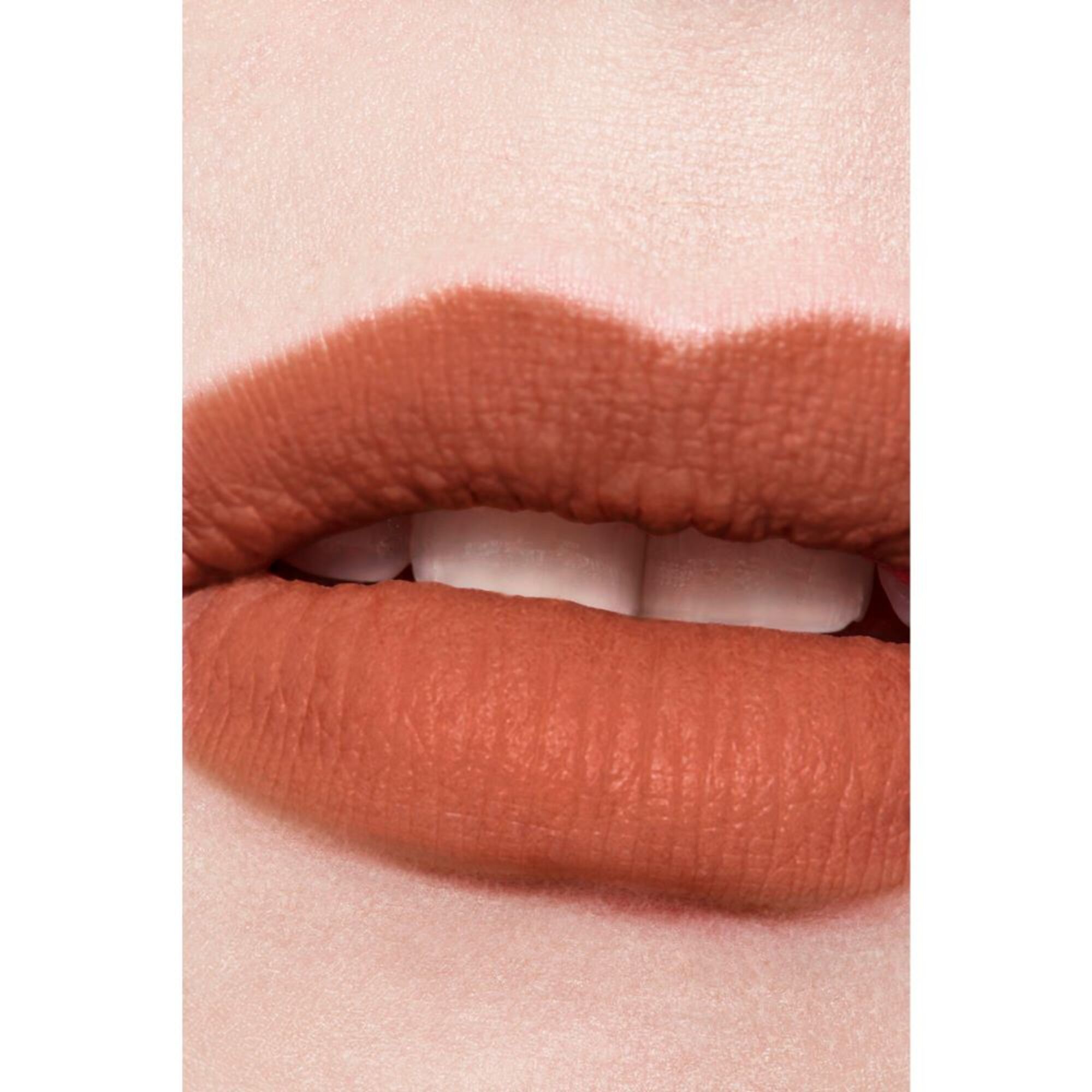 Der Intensive Matte Fluid-Lippenstift mit Ultra-Langem Halt