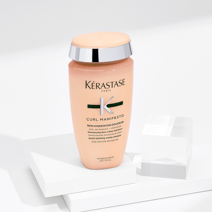 250 ML Kérastase CURL MANIFESTO Feuchtigkeitsspendendes Creme-Shampoo  1 of 3 