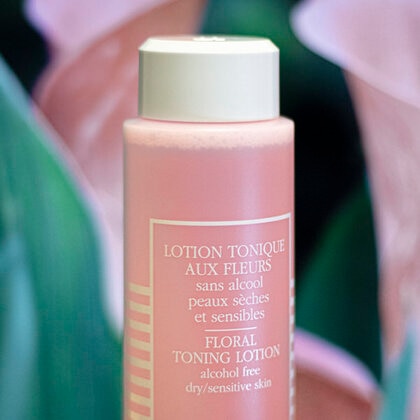 250 ML SISLEY Lotion Tonique aux Fleurs Lotion tonique  1 of 4 