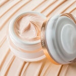 50 ML SISLEY Sisleÿa Soins du visage Extra-riche 4 of 8 Soins du visage Extra-riche