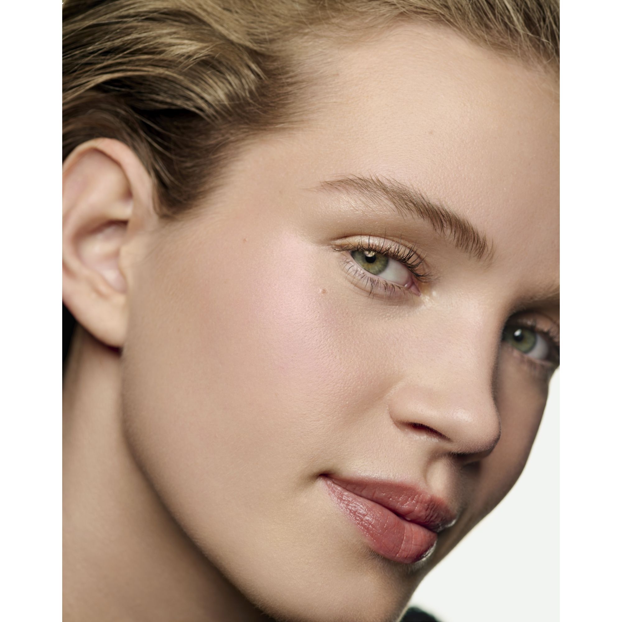  CHANEL LES BEIGES ILLUMINATEUR BELLE MINE Highlighter  1 of 8 