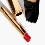 CHANEL ROUGE ALLURE L'EXTRAIT FARBINTENSIVER LIPPENSTIFT KONZENTRIERTE LEUCHTKRAFT UND PFLEGE NACHFÜLLBAR 2 of 2 FARBINTENSIVER LIPPENSTIFT KONZENTRIERTE LEUCHTKRAFT UND PFLEGE NACHFÜLLBAR<br>