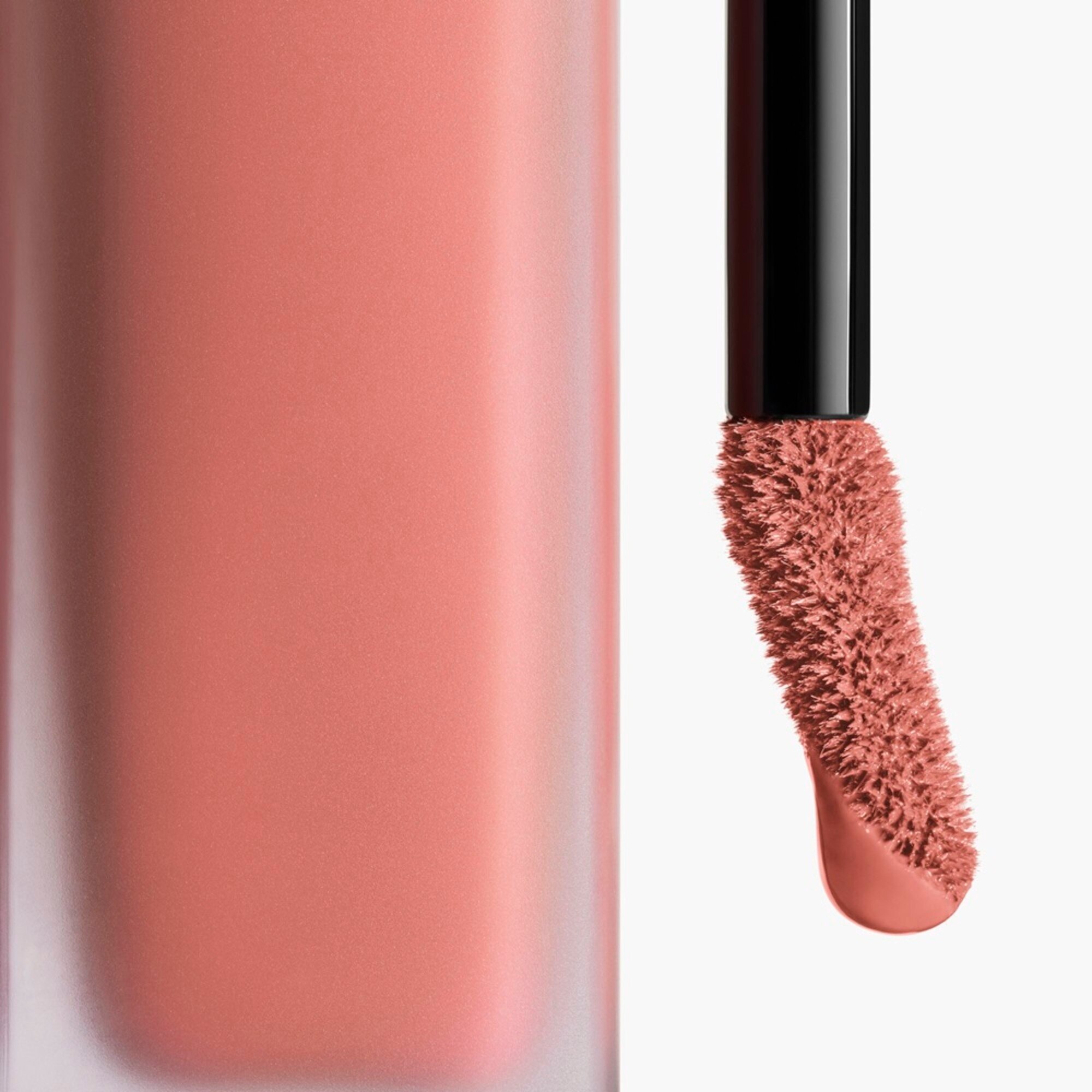 CHANEL ROUGE ALLURE LIQUID VELVET INTENSE MATTE LIQUID Lippenstift 1 of 5