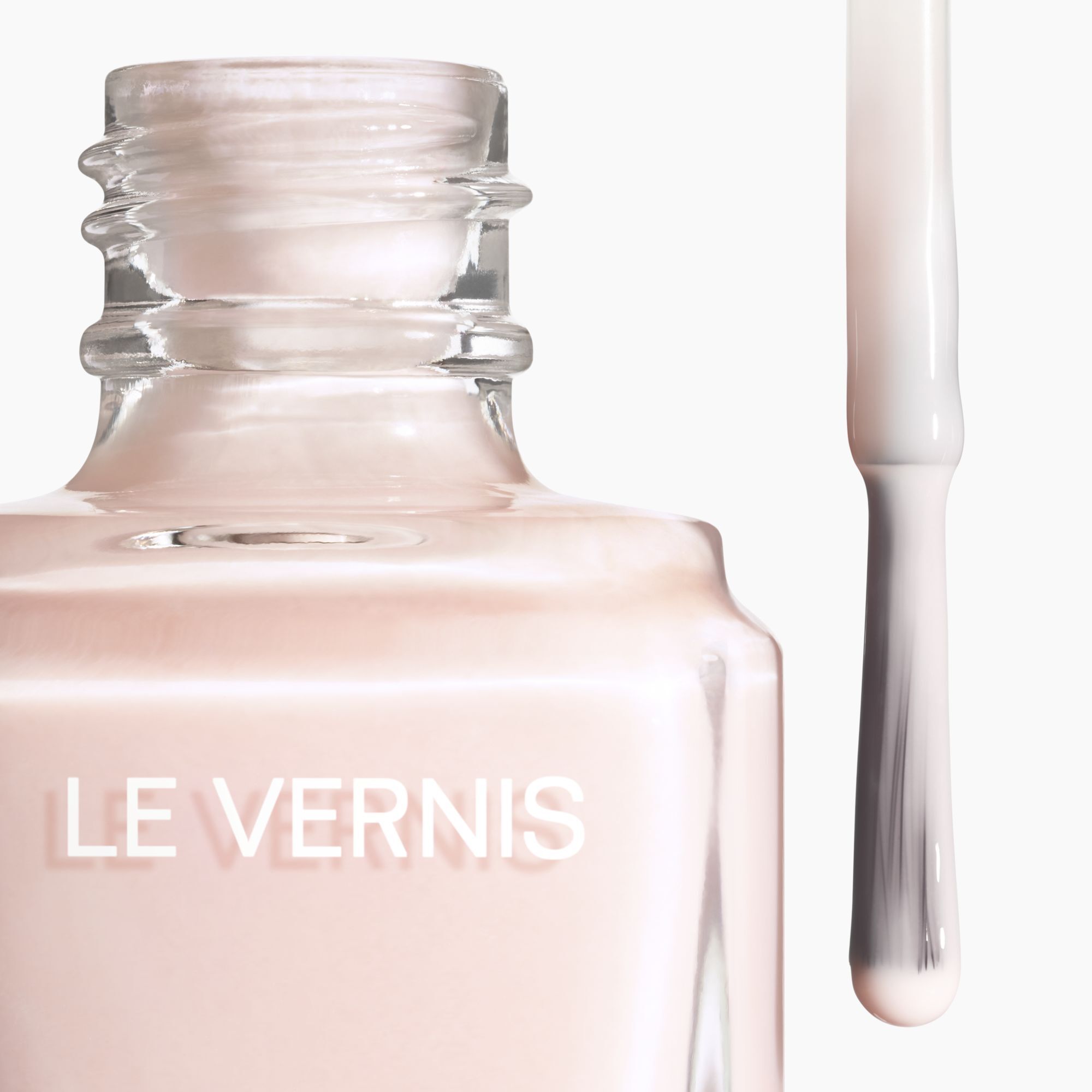  CHANEL LE VERNIS NAGELLACK MIT LANGEM HALT  1 of 3 