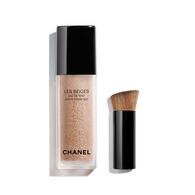  CHANEL LES BEIGES EAU DE TEINT MAKE-UP MIT FRISCHEEFFEKT UND MIKROKAPSEL-PIGMENTEN. ZWEITE-HAUT-EFFEKT. NATÜRLICH STRAHLENDER TEINT  1 of 2 