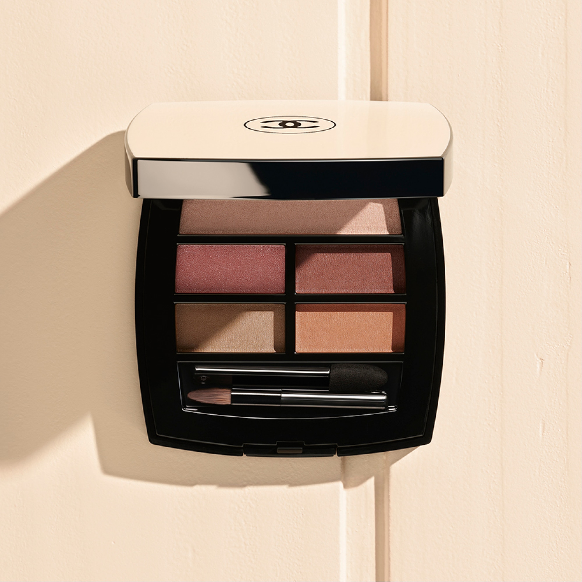  CHANEL LES BEIGES PALETTE REGARD BELLE MINE NATURELLE Palette de fards � paupi�re  1 of 8 