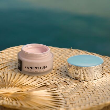 50 ML Vanessium Suncare Skin Sun Crème solaire naturelle SPF50+  1 of 3 