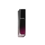 DER GLÄNZENDE FLUID-LIPPENSTIFT MIT LANGEM HALT