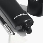 100 ML CHANEL LE LIFT Exfoliant pour le visage  3 of 3 Exfoliant pour le visage