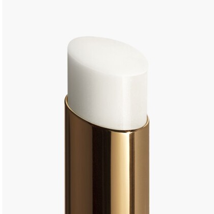 Getönter und feuchtigkeitsspendender Lippenbalsam