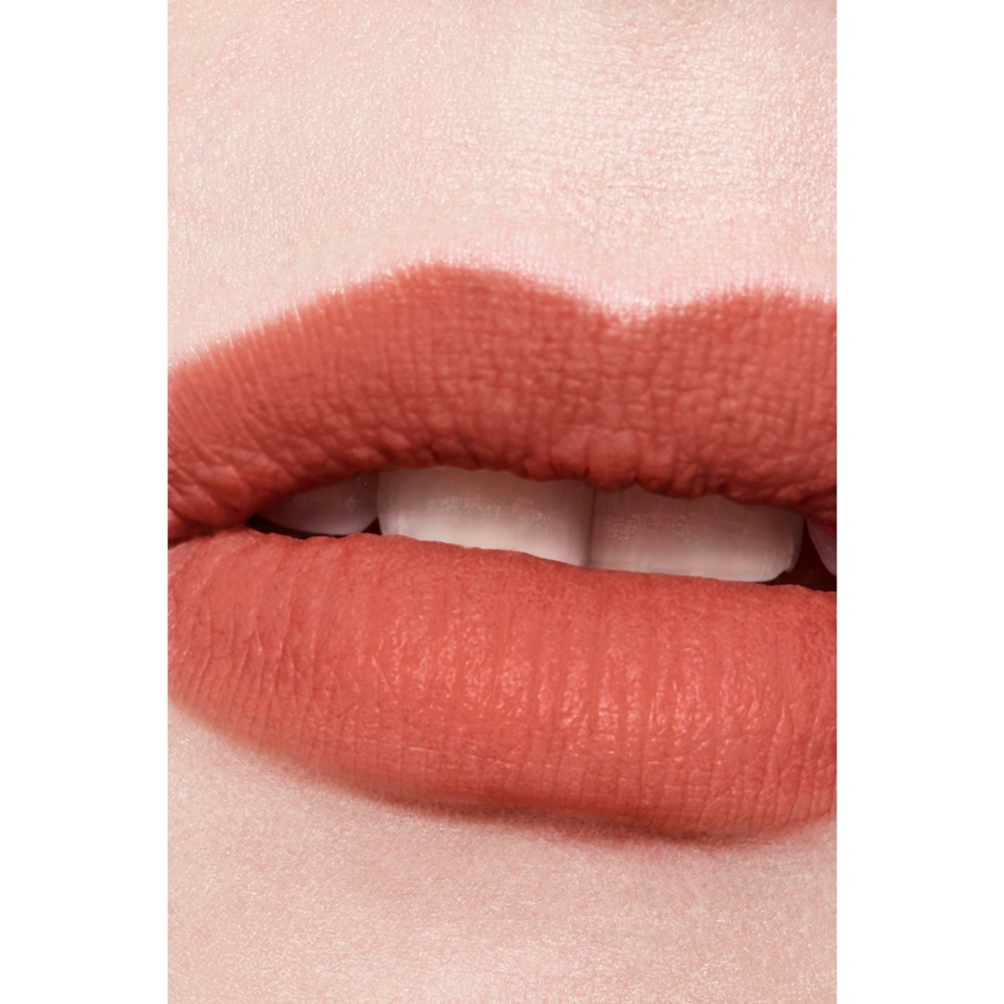 CHANEL ROUGE ALLURE LIQUID VELVET INTENSE MATTE LIQUID Lippenstift 1 of 5