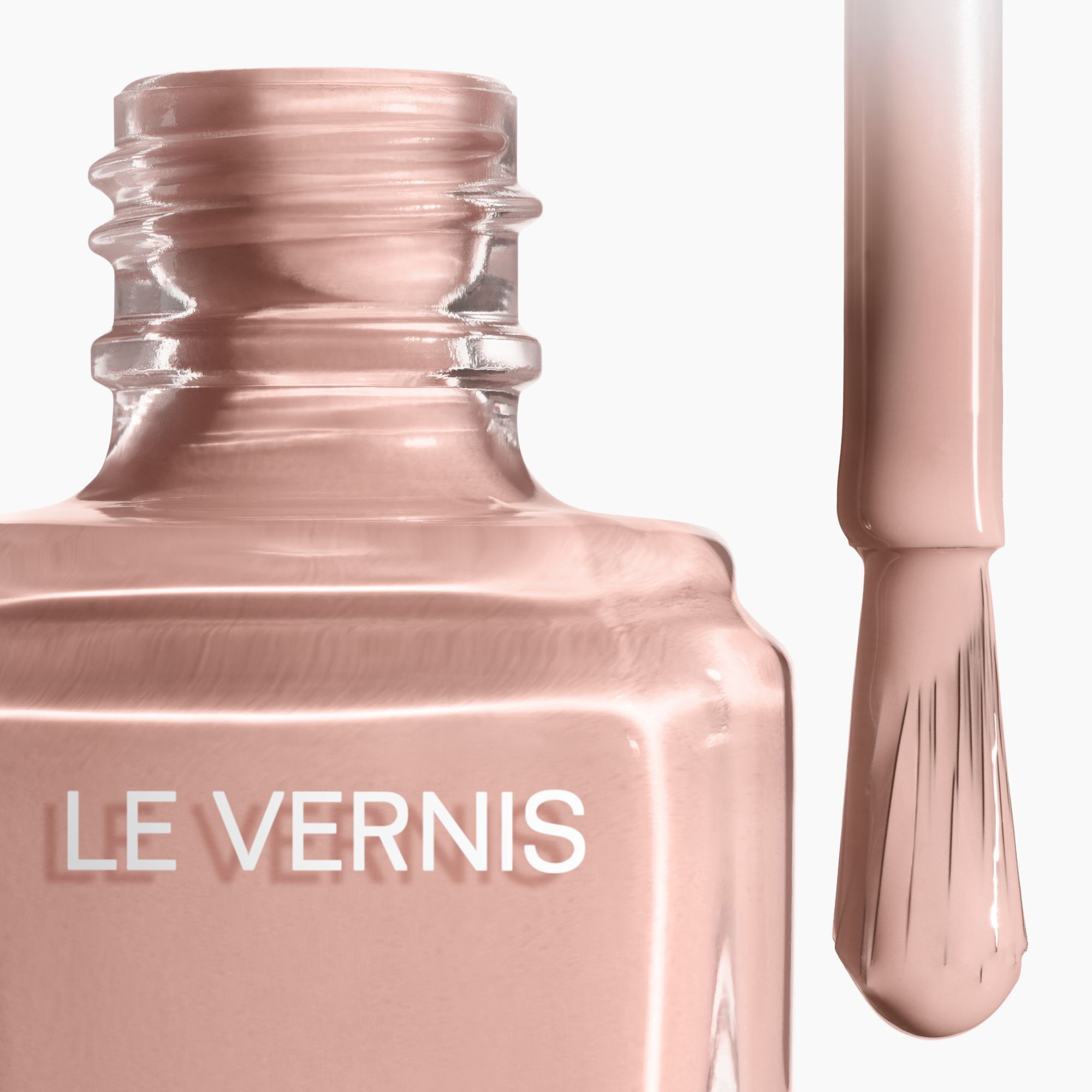 CHANEL LE VERNIS NAGELLACK MIT LANGEM HALT 1 of 3