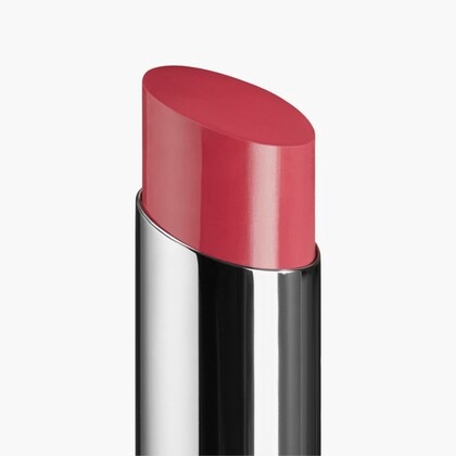 DER FEUCHTIGKEITSSPENDENDE, AUFPOLSTERNDE, HOCHGLÄNZENDE UND FARBINTENSIVE LIPPENSTIFT MIT LANGEM HALT.