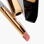 CHANEL ROUGE ALLURE L'EXTRAIT LE ROUGE HAUTE INTENSITÉEXTRAIT DE LUMIÈRE ET DE SOIN RECHARGEABLE 3 of 3 LE ROUGE HAUTE INTENSITÉ<br>EXTRAIT DE LUMIÈRE ET DE SOIN RECHARGEABLE<br>