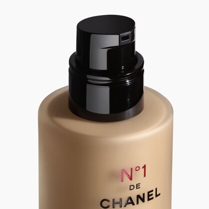  CHANEL N°1 DE CHANEL Foundation  1 of 3 