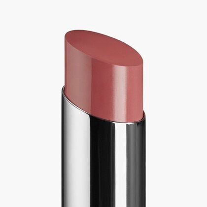 LE ROUGE À LÈVRES HYDRATANT ET REPULPANT LONGUE TENUE, COULEUR ET BRILLANCE INTENSES.