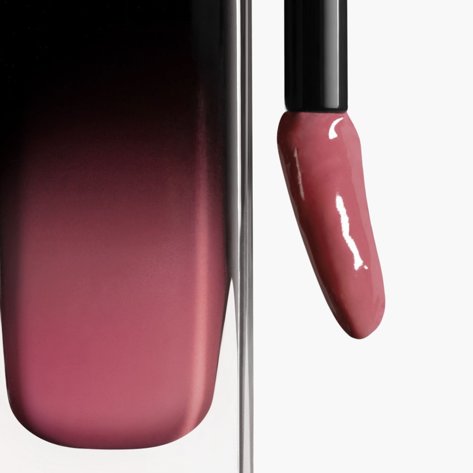 CHANEL ROUGE ALLURE LAQUE DER GLÄNZENDE FLUID-LIPPENSTIFT MIT LANGEM HALT 1 of 3