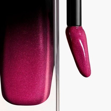 LE ROUGE LIQUIDE BRILLANT ULTRA TENUE