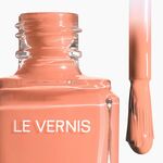 CHANEL SPRING SUMMER 25 Nagellack – Farbe und Glanz mit langem Halt 3 of 6 Nagellack – Farbe und Glanz mit langem Halt