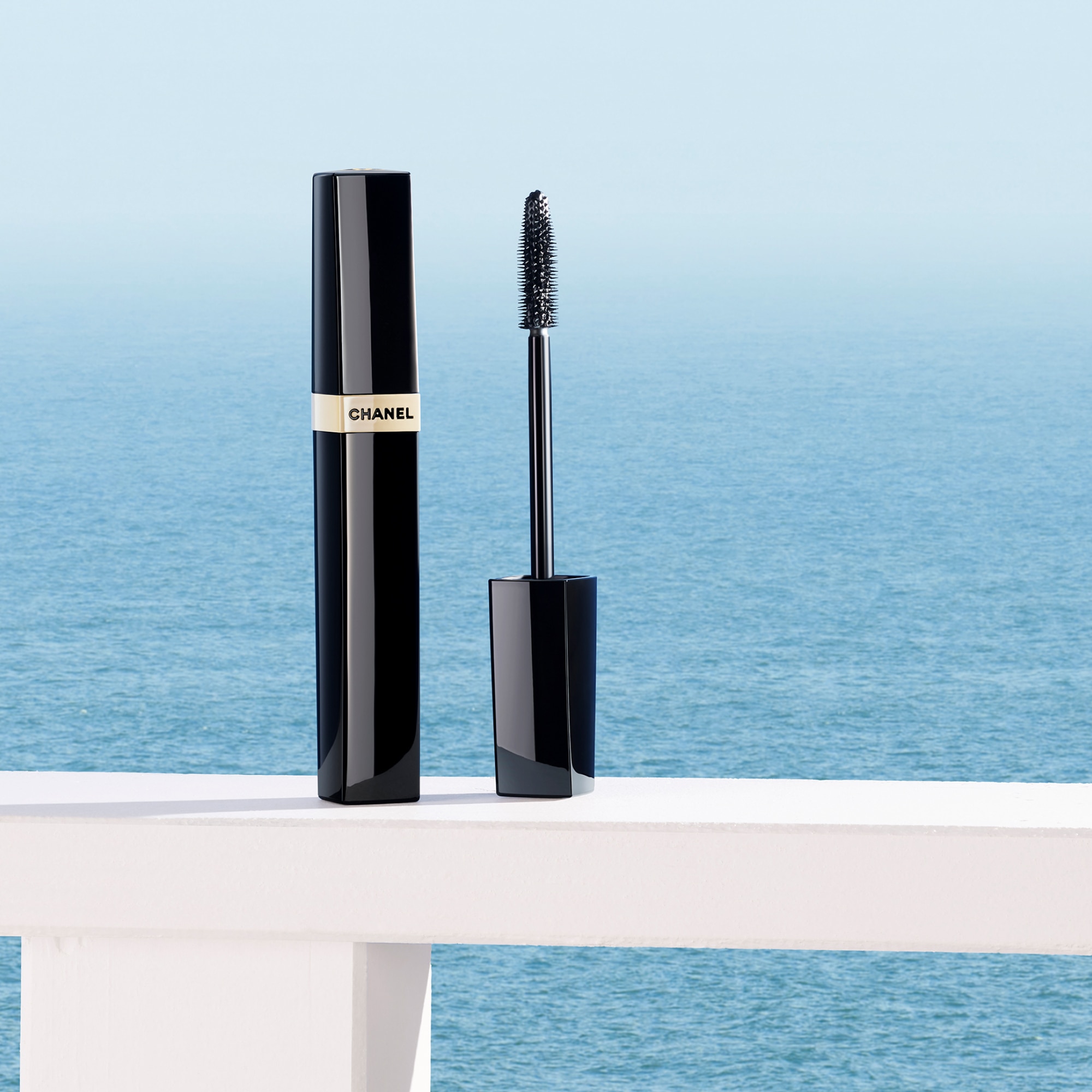  CHANEL LES BEIGES MASCARA Mascara  1 of 8 