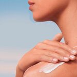 200 ML Biotherm Lait Corporel Soins pour le Corps Lait de Douche 2 of 2 Soins pour le Corps Lait de Douche