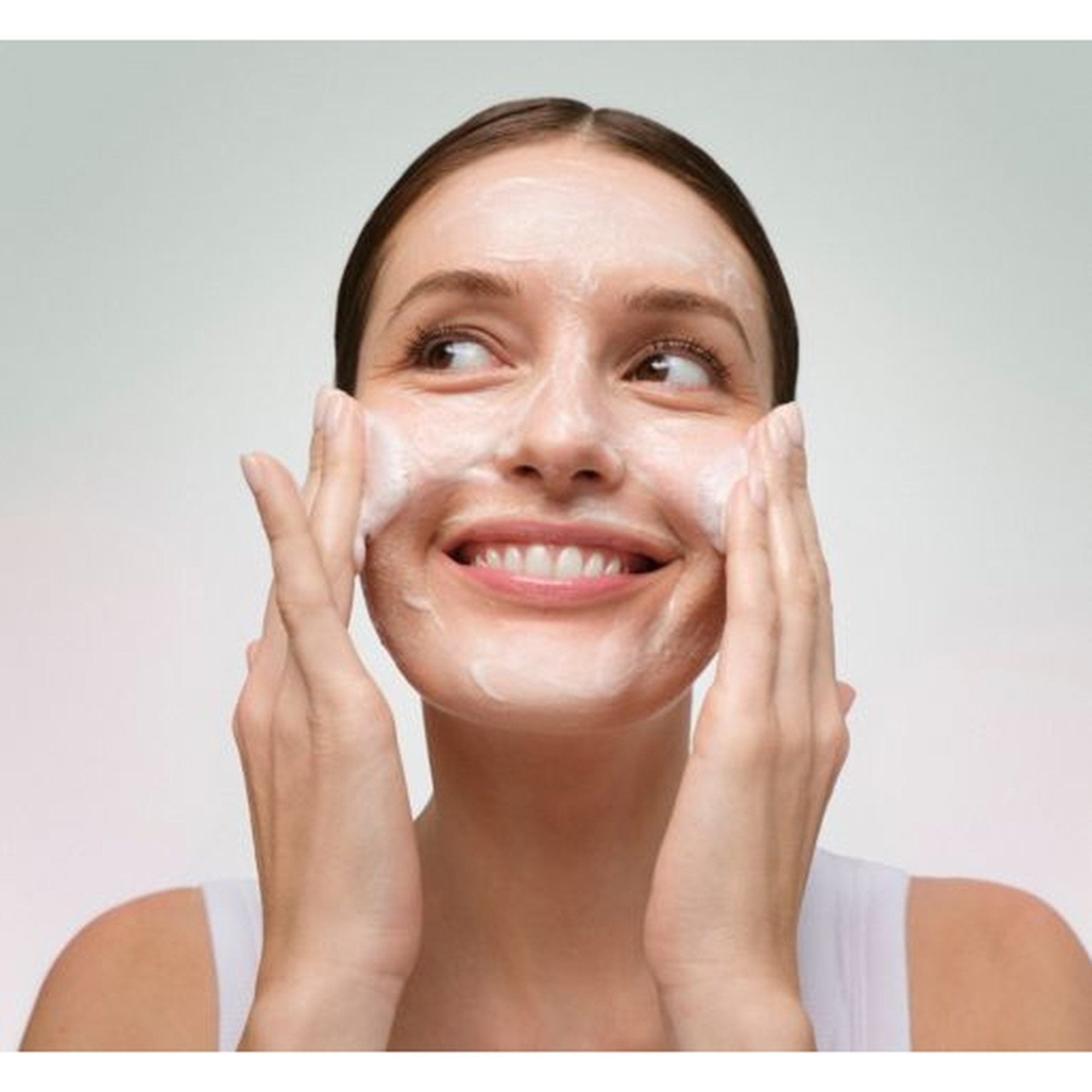 Hydrating Cleansing Mousse