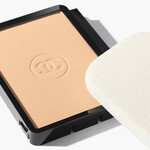 CHANEL ULTRA LE TEINT COMPACT RECHARGE ULTRA LE TEINT KOMPAKT-MAKE-UP FÜR HÖCHSTE PERFEKTION. EXTREM LANGANHALTEND. HOHER TRAGEKOMFORT. 3 of 3 ULTRA LE TEINT KOMPAKT-MAKE-UP FÜR HÖCHSTE PERFEKTION. EXTREM LANGANHALTEND. HOHER TRAGEKOMFORT.