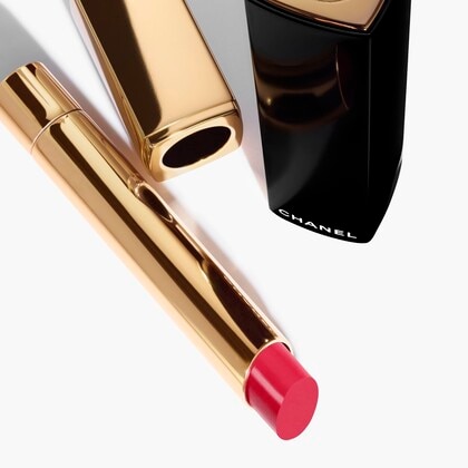LE ROUGE HAUTE INTENSITÉ<br>EXTRAIT DE LUMIÈRE ET DE SOIN RECHARGEABLE<br>