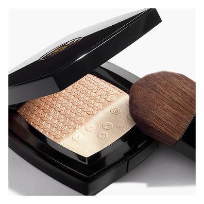  CHANEL CC XMAS 2023 LUMIÈRE HIGHLIGHTER-PUDER-DUO  1 of 2 