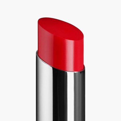 LE ROUGE À LÈVRES HYDRATANT ET REPULPANT LONGUE TENUE, COULEUR ET BRILLANCE INTENSES.