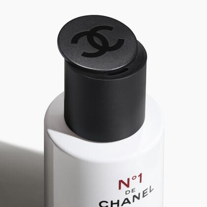 25 ML CHANEL N°1 DE CHANEL REINIGT - KLÄRT - VERLEIHT LEUCHTKRAFT  1 of 3 