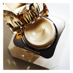 30 ML Clé de Peau Beauté LA CRÈME La Crème 2 of 3 La Crème