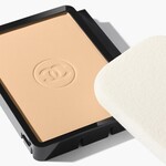 CHANEL ULTRA LE TEINT COMPACT RECHARGE ULTRA LE TEINT KOMPAKT-MAKE-UP FÜR HÖCHSTE PERFEKTION. EXTREM LANGANHALTEND. HOHER TRAGEKOMFORT. 3 of 3 ULTRA LE TEINT KOMPAKT-MAKE-UP FÜR HÖCHSTE PERFEKTION. EXTREM LANGANHALTEND. HOHER TRAGEKOMFORT.